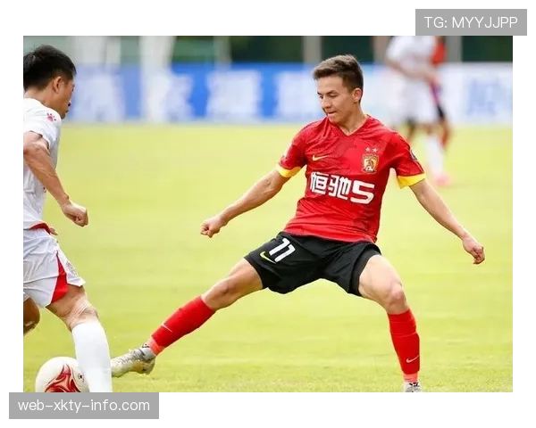 广州足球俱乐部近三轮连败失8球，后防漏洞成为当前阶段主要问题